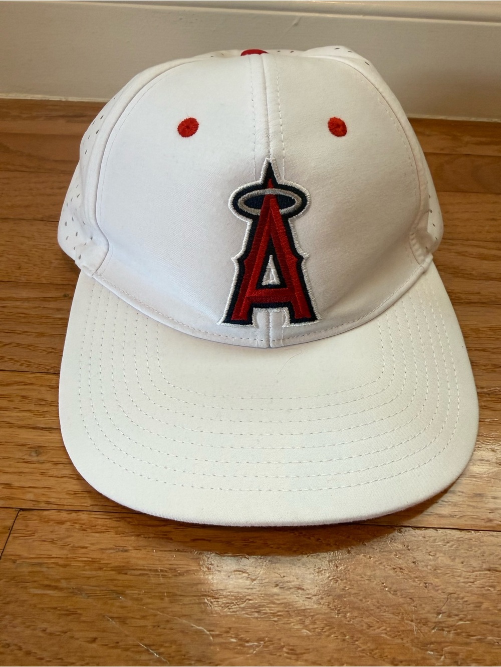 Los Angeles Angels performance adjustable White Baseball Cap with Red Logo